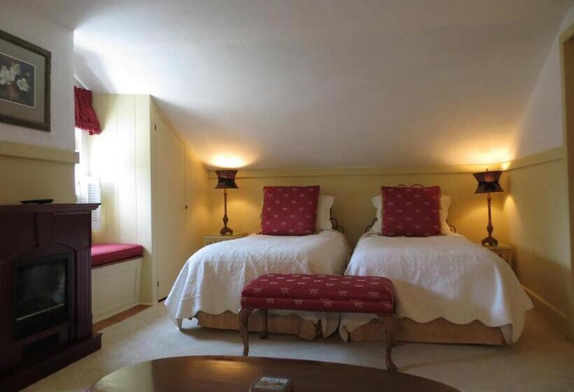 בית מלון כפרי Historic Wilson Guy House