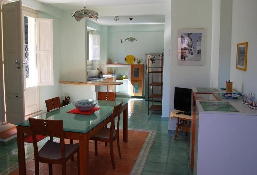 בית מלון כפרי I Tre Golfi