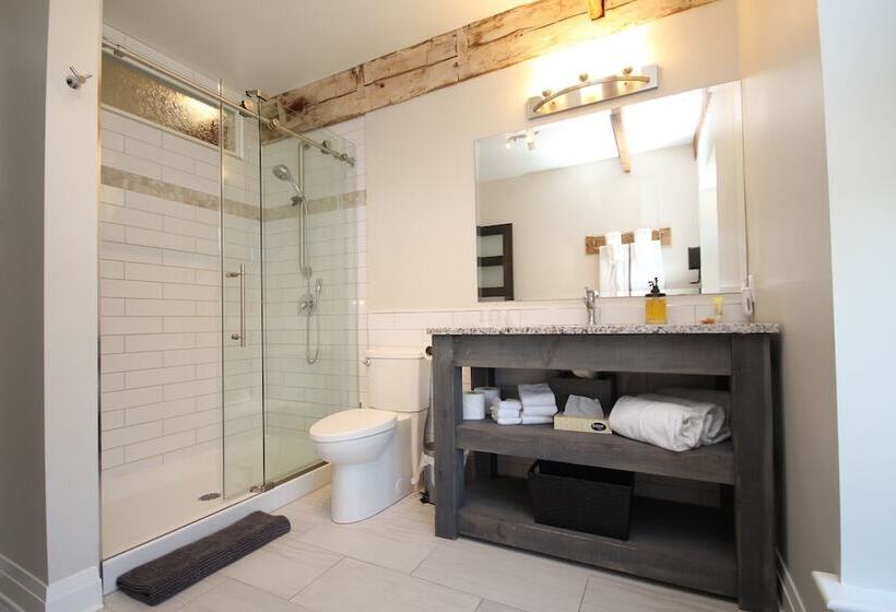 ホテル Kemptville Suites