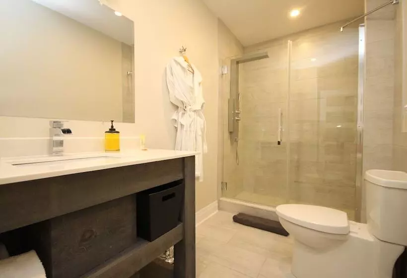 ホテル Kemptville Suites