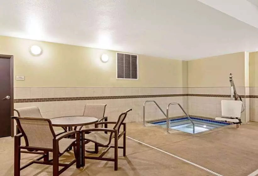 هتل La Quinta By Wyndham Gillette