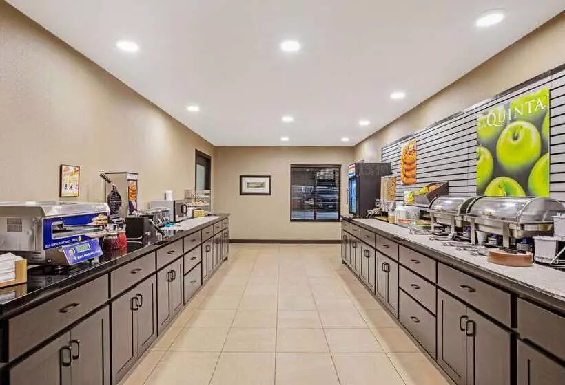 هتل La Quinta By Wyndham Gillette