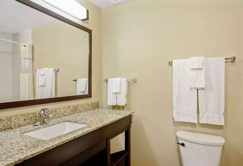 هتل La Quinta By Wyndham Gillette