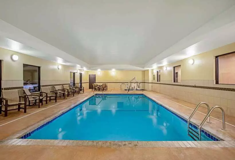هتل La Quinta By Wyndham Gillette