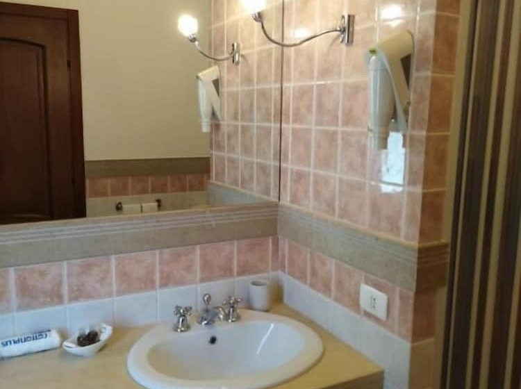 فندق Neathon Rooms