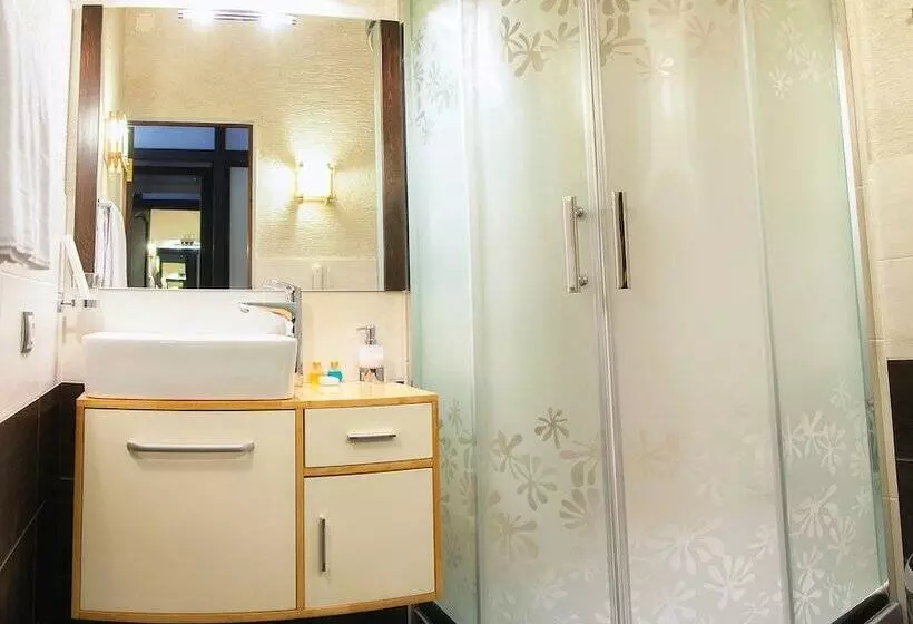 هتل Orbita Boutique