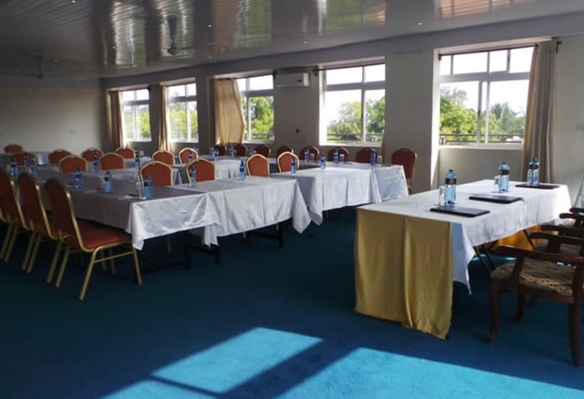 هتل Pine Court Malindi