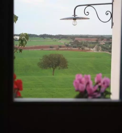 هتل Trulli Gallo Rosso