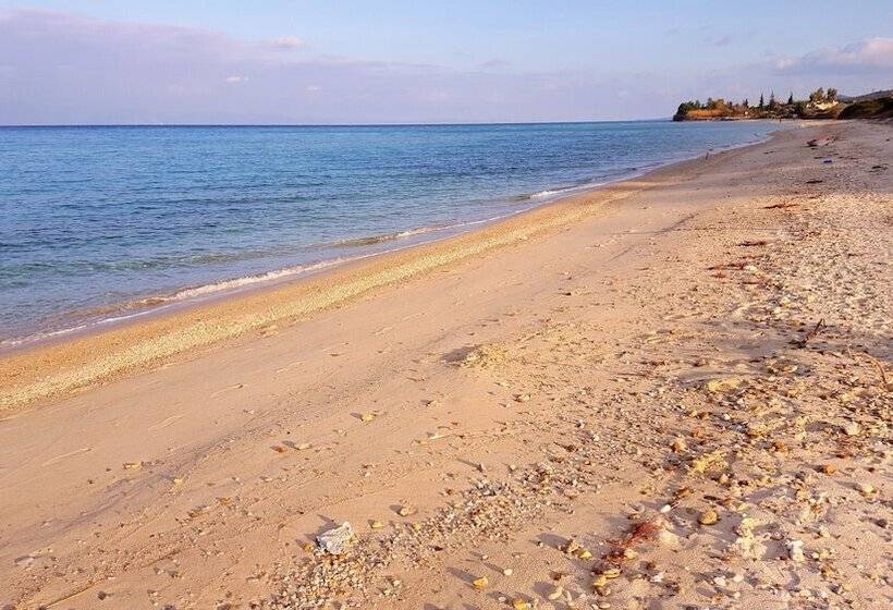 Roditsa Patritsia Apartments