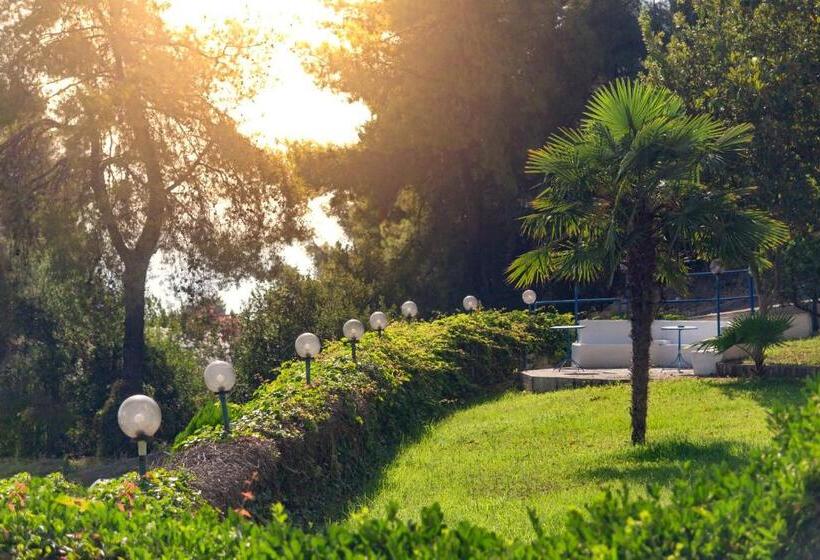 Roditsa Patritsia Apartments