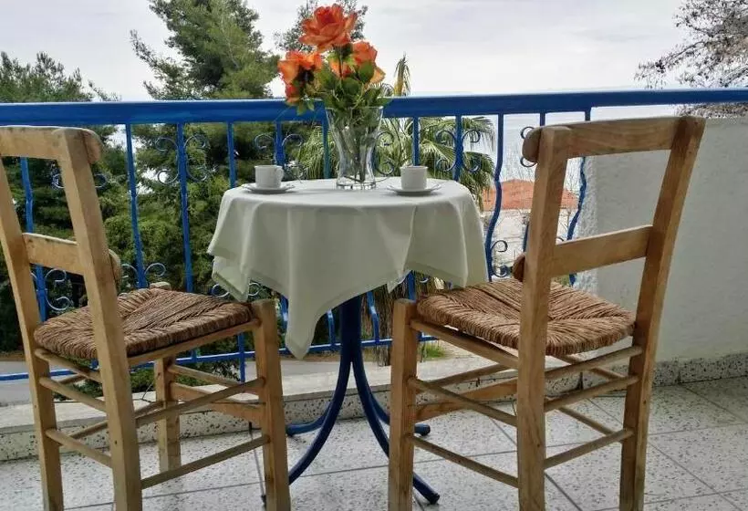 Roditsa Patritsia Apartments