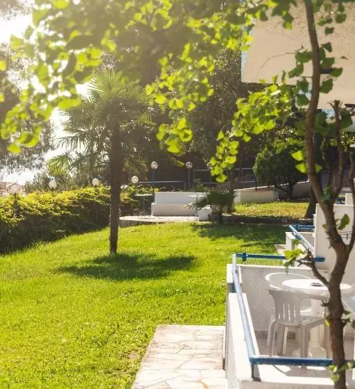 Roditsa Patritsia Apartments