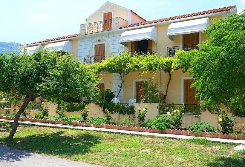 Stalaktites Studios And Apartments