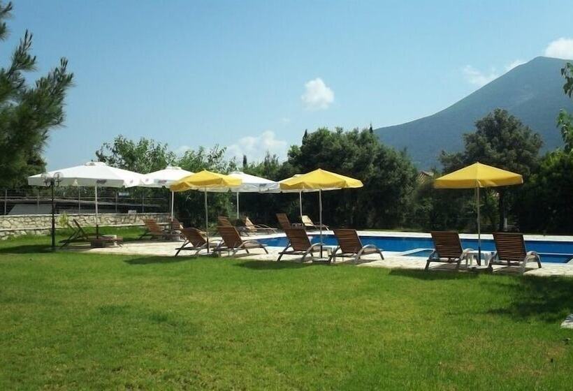 Stalaktites Studios And Apartments