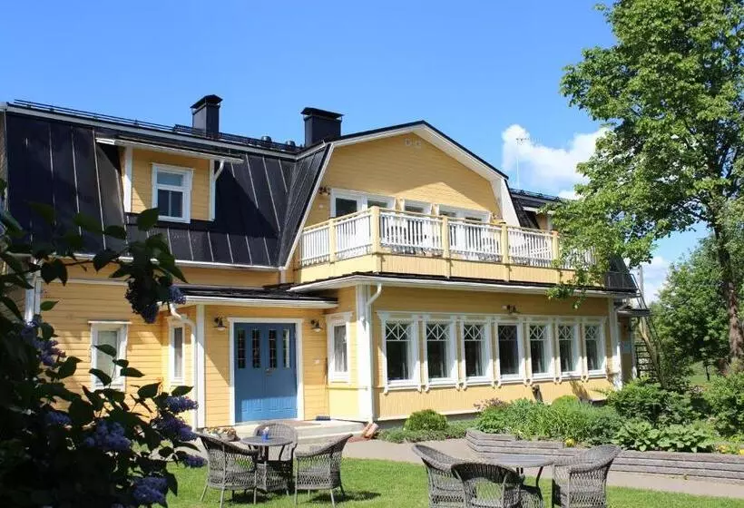 هتل B&b Lomamokkila