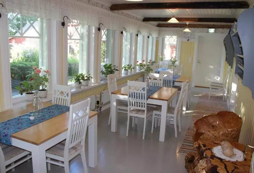 هتل B&b Lomamokkila