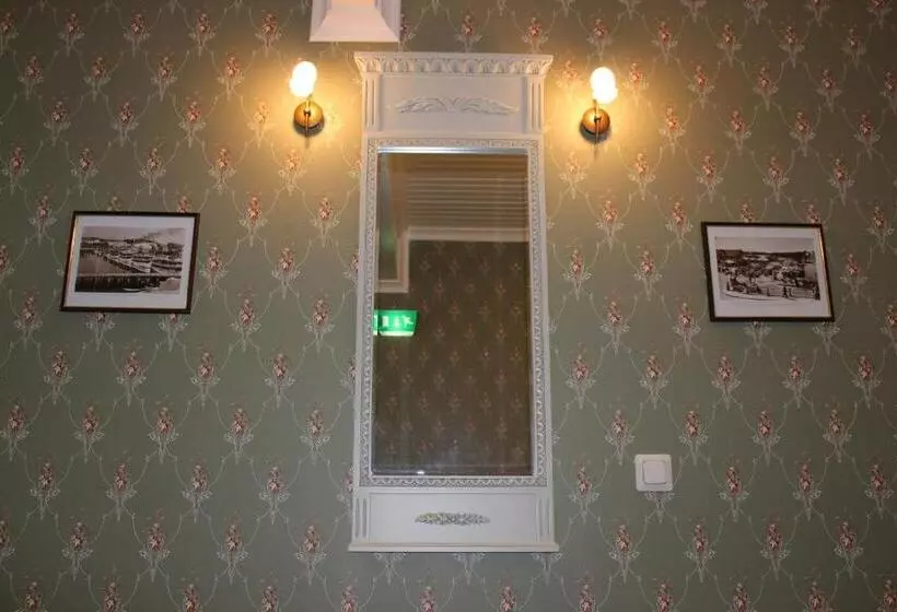 هتل B&b Lomamokkila