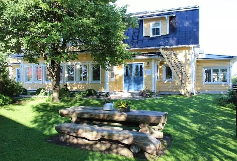 هتل B&b Lomamokkila