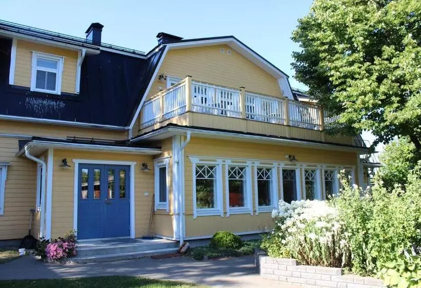 هتل B&b Lomamokkila
