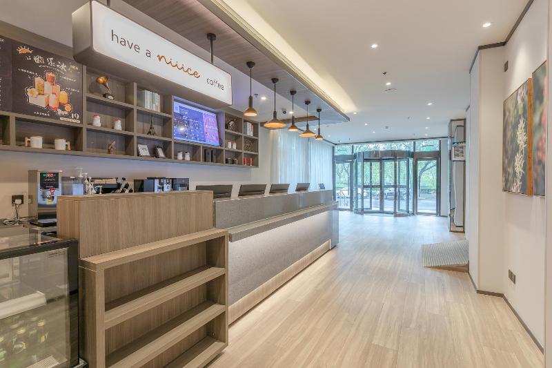 Hotelli Hanting Express Beijing The South Gate Of The Temple Of Heaven