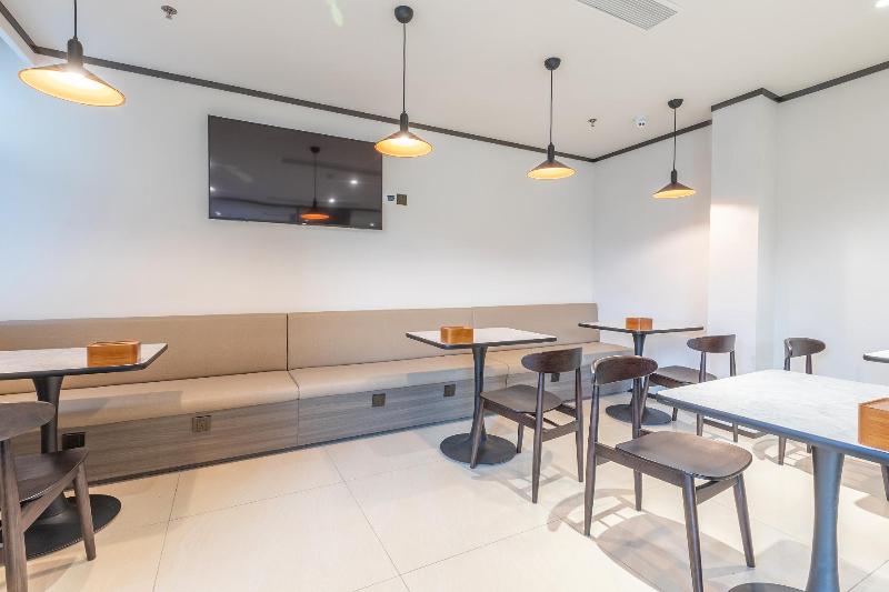 Hotelli Hanting Express Beijing The South Gate Of The Temple Of Heaven