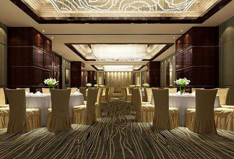 Отель Luan Suntone Plaza