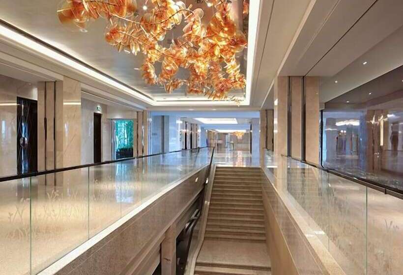 Отель Luan Suntone Plaza