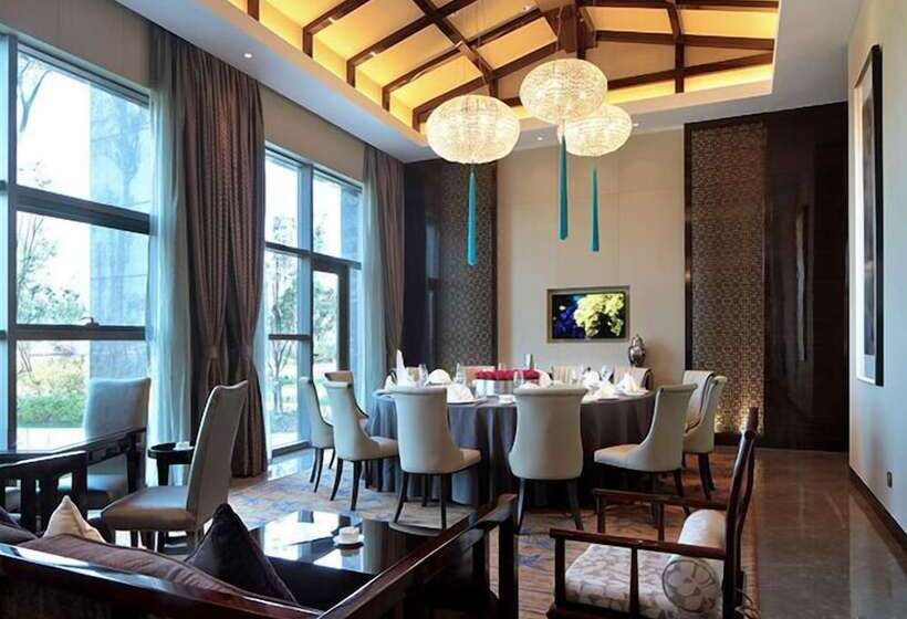 Отель Luan Suntone Plaza