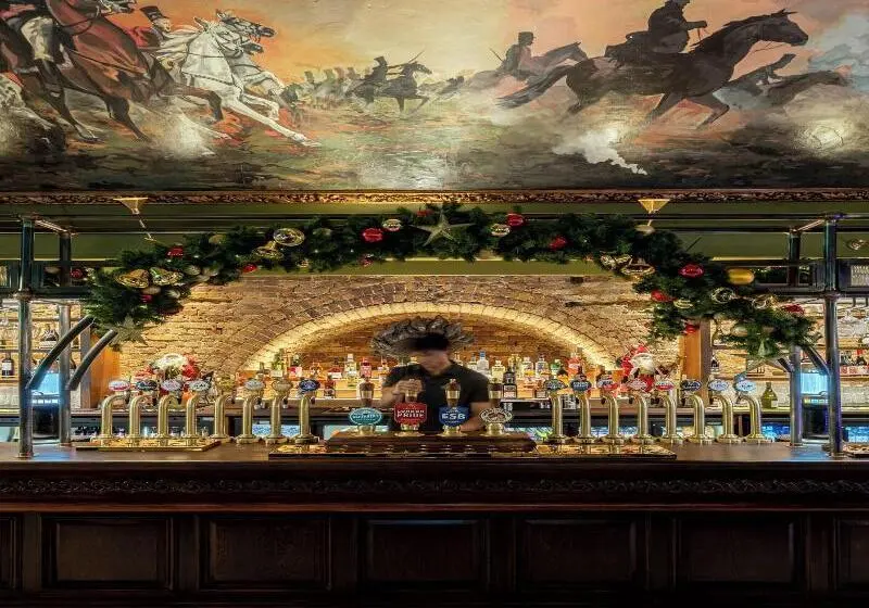 ホテル The Wellington