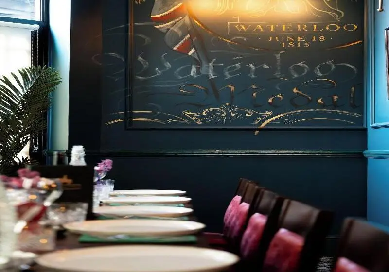 ホテル The Wellington