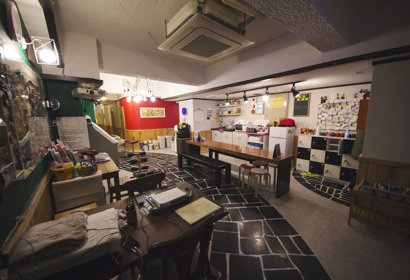 Dongbaekseom Guesthouse Hostel