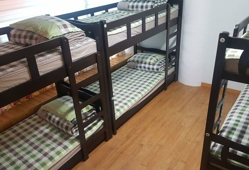 Dongbaekseom Guesthouse Hostel