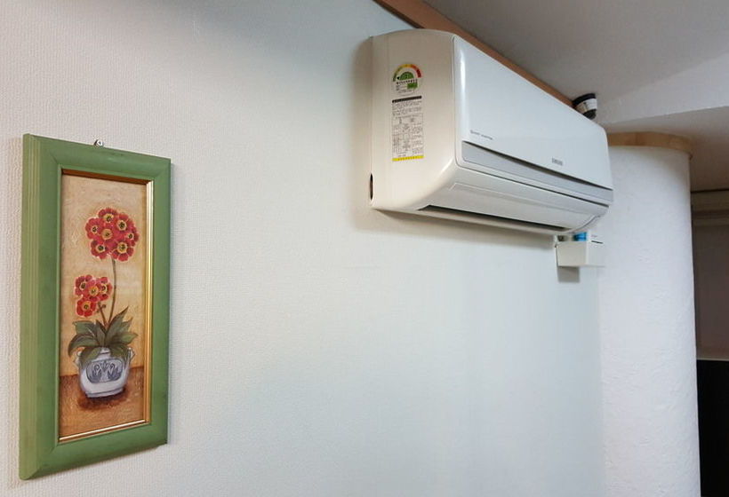 Dongbaekseom Guesthouse Hostel