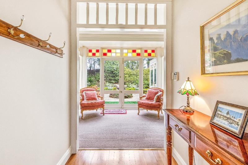 Bethany Manor B&b, Call Us For Cheapest Rates