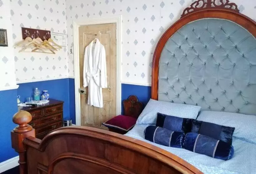 تختخواب و صبحانه Glenart House