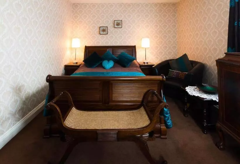 تختخواب و صبحانه Glenart House