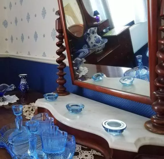 تختخواب و صبحانه Glenart House