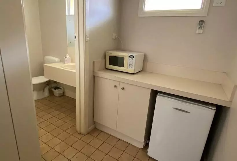 Higgins Lane Motel