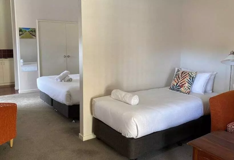 Higgins Lane Motel