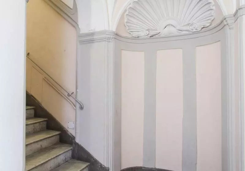 مسافرخانه My Trevi Charming & Luxury Rooms