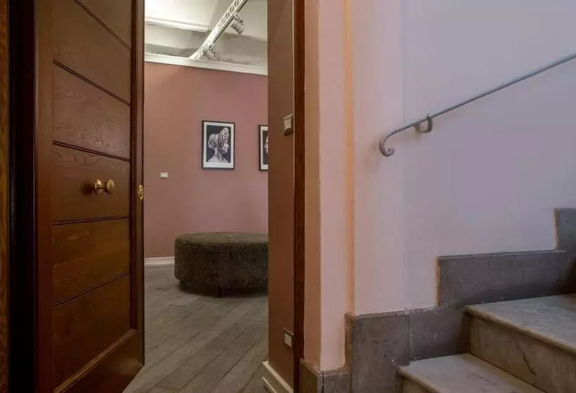 مسافرخانه My Trevi Charming & Luxury Rooms