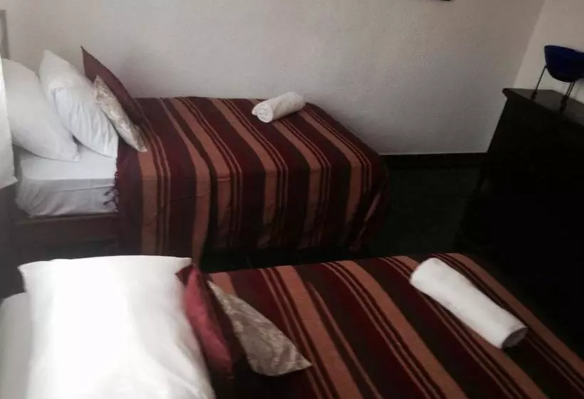 Hostel Whyz 4 You