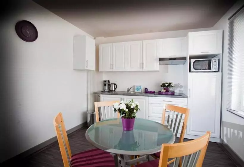 هتل B&b Luxe Suites 1 2 3