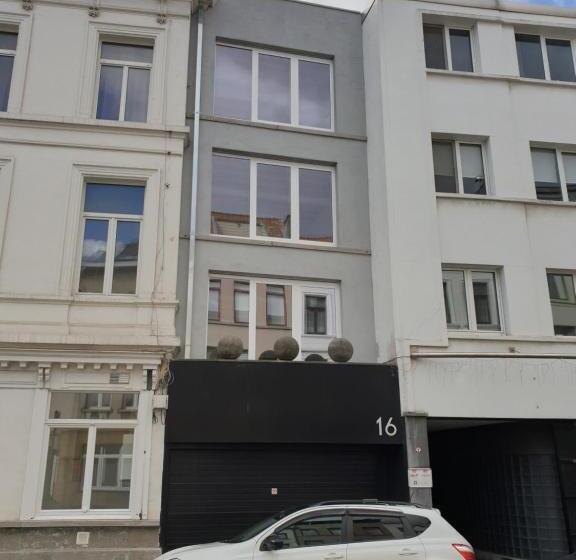 هتل B&b Luxe Suites 1 2 3