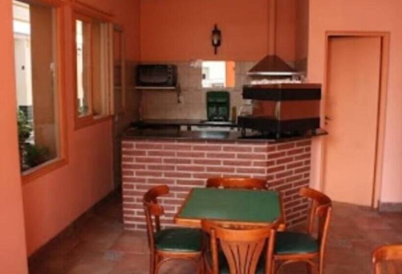 호텔 Hostal Las Nubes