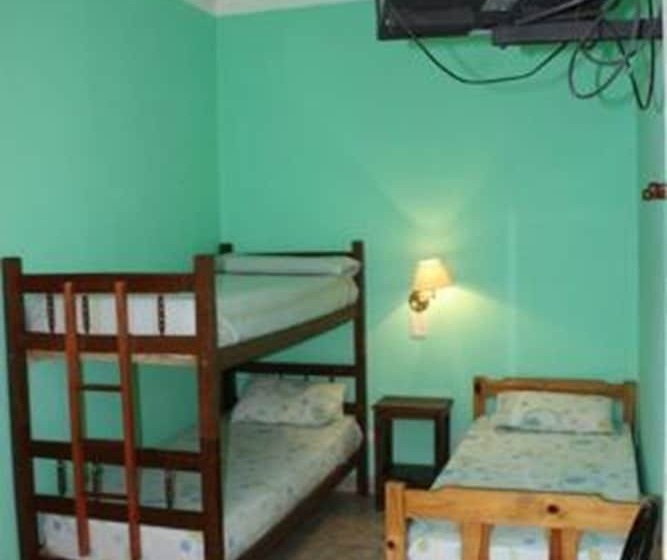 호텔 Hostal Las Nubes