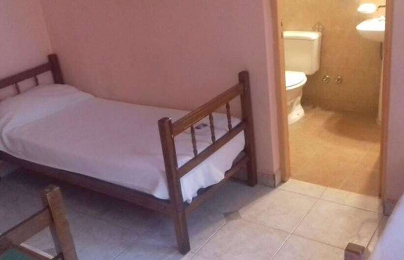 호텔 Hostal Las Nubes