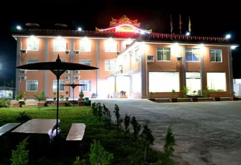 هتل Myat Nan Taw