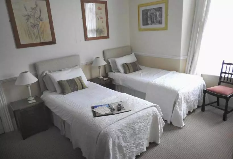 هتل The Pendennis Guest House
