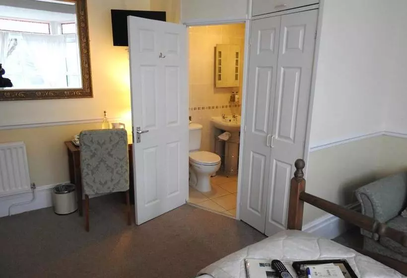 هتل The Pendennis Guest House